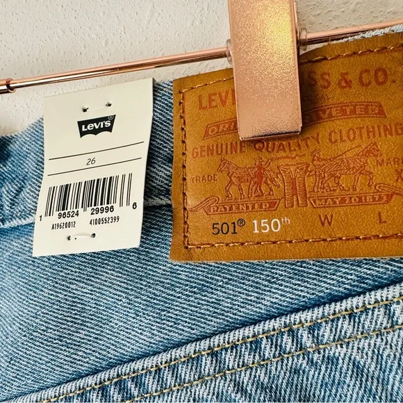 New Levi’s 501 90’s  Patchwork shorts anniversary edition light wash jean - Picture 13 of 14